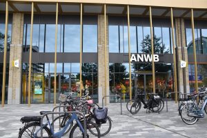 ANWB Emmen, Winkels, Auto's, Winkels
